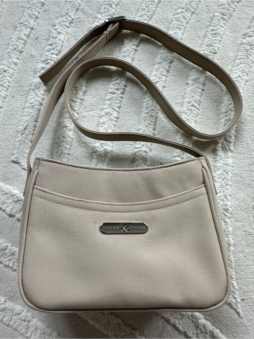 Frankie & Johnnie | Beige Crossbody Purse